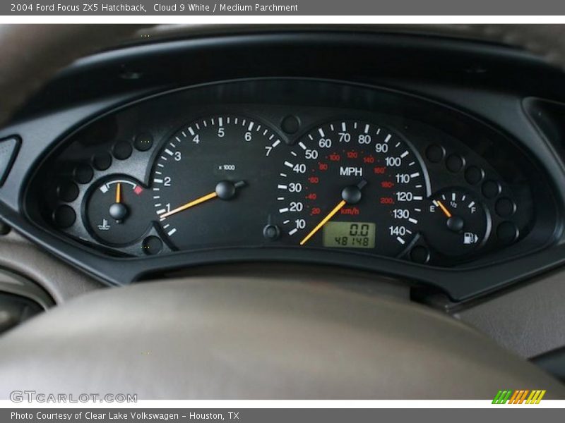 Cloud 9 White / Medium Parchment 2004 Ford Focus ZX5 Hatchback
