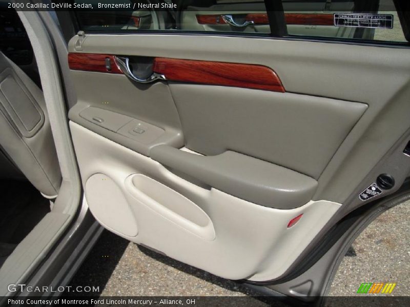 Bronzemist / Neutral Shale 2000 Cadillac DeVille Sedan