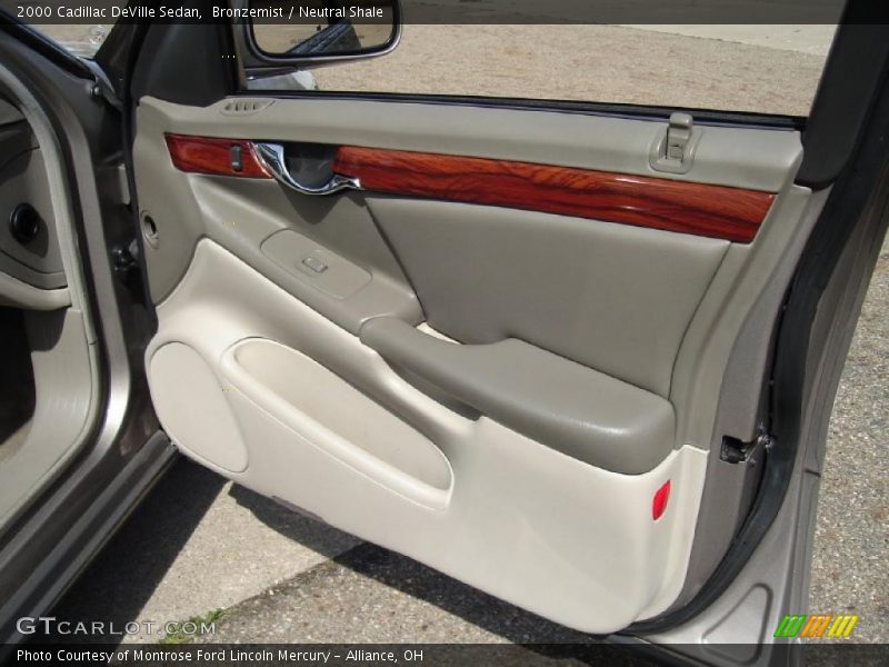 Bronzemist / Neutral Shale 2000 Cadillac DeVille Sedan