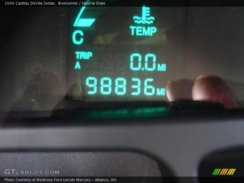 Bronzemist / Neutral Shale 2000 Cadillac DeVille Sedan