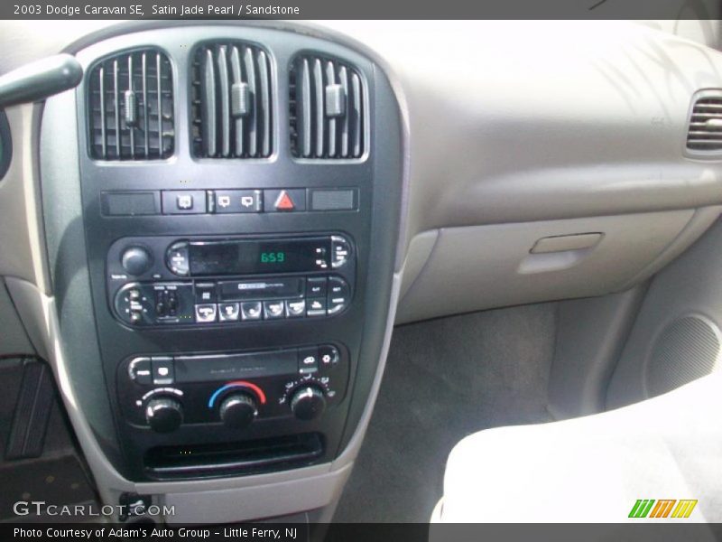 Satin Jade Pearl / Sandstone 2003 Dodge Caravan SE