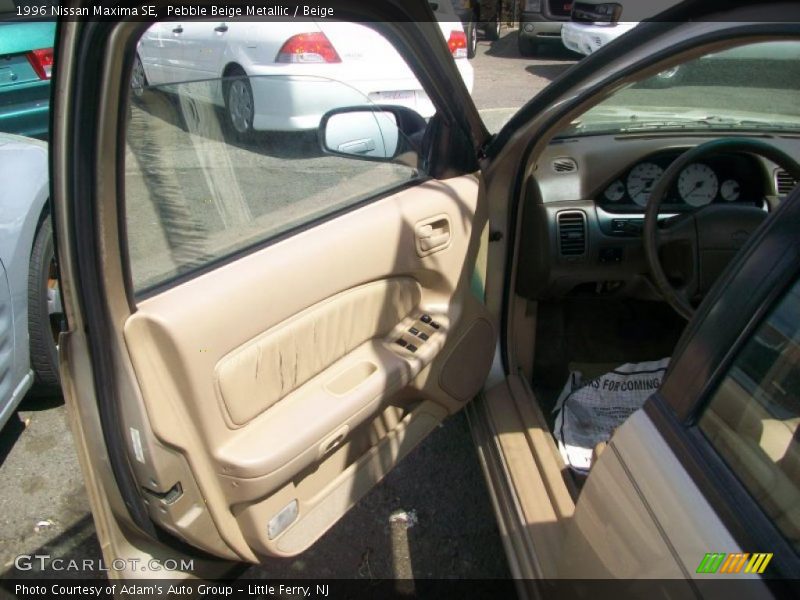 Pebble Beige Metallic / Beige 1996 Nissan Maxima SE
