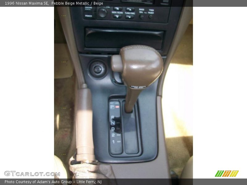 Pebble Beige Metallic / Beige 1996 Nissan Maxima SE