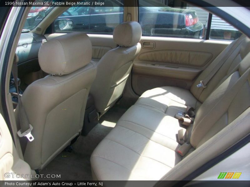 Pebble Beige Metallic / Beige 1996 Nissan Maxima SE