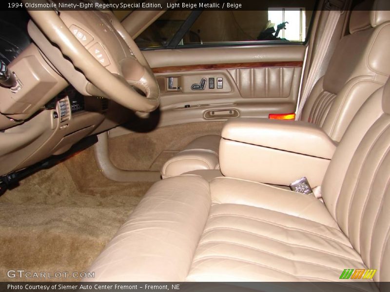 Light Beige Metallic / Beige 1994 Oldsmobile Ninety-Eight Regency Special Edition