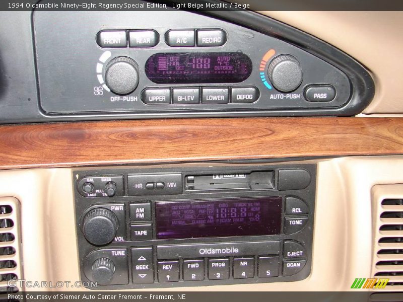 Light Beige Metallic / Beige 1994 Oldsmobile Ninety-Eight Regency Special Edition