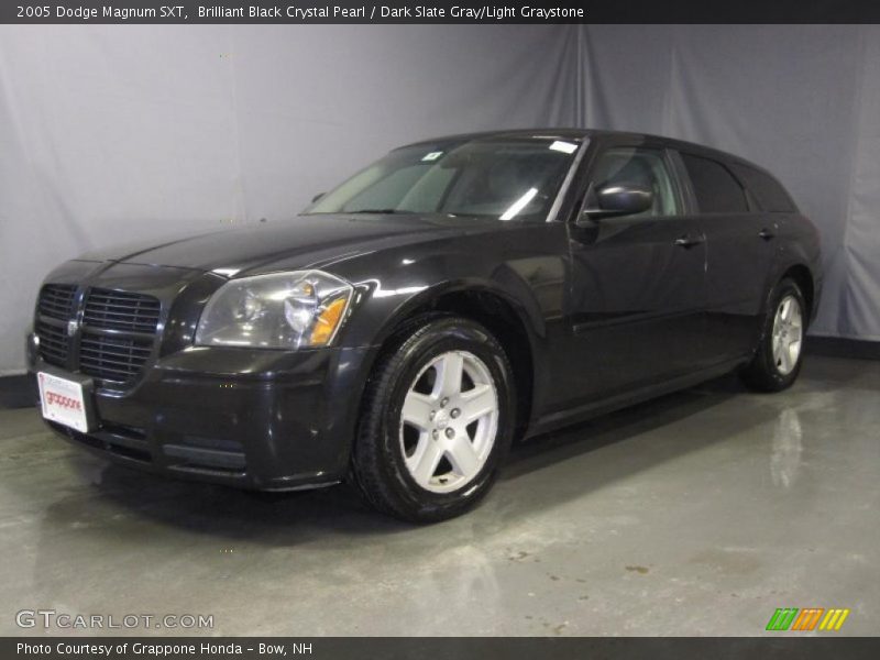 Brilliant Black Crystal Pearl / Dark Slate Gray/Light Graystone 2005 Dodge Magnum SXT