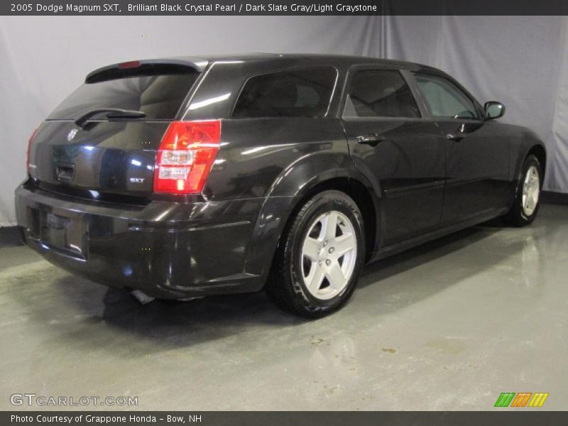 Brilliant Black Crystal Pearl / Dark Slate Gray/Light Graystone 2005 Dodge Magnum SXT