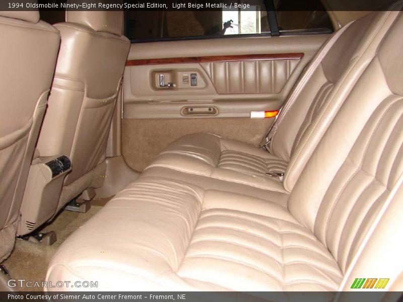 Light Beige Metallic / Beige 1994 Oldsmobile Ninety-Eight Regency Special Edition