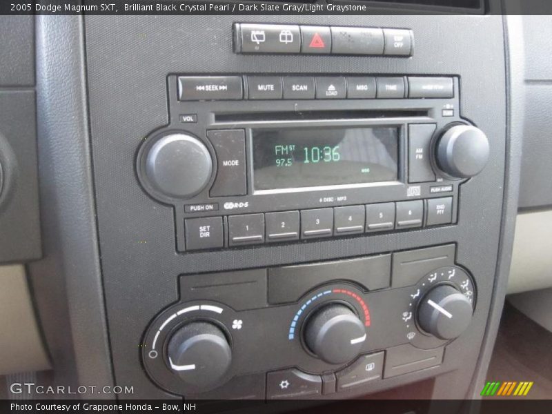 Brilliant Black Crystal Pearl / Dark Slate Gray/Light Graystone 2005 Dodge Magnum SXT