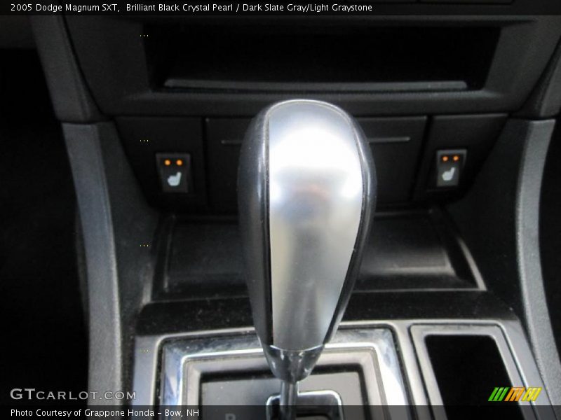 Brilliant Black Crystal Pearl / Dark Slate Gray/Light Graystone 2005 Dodge Magnum SXT