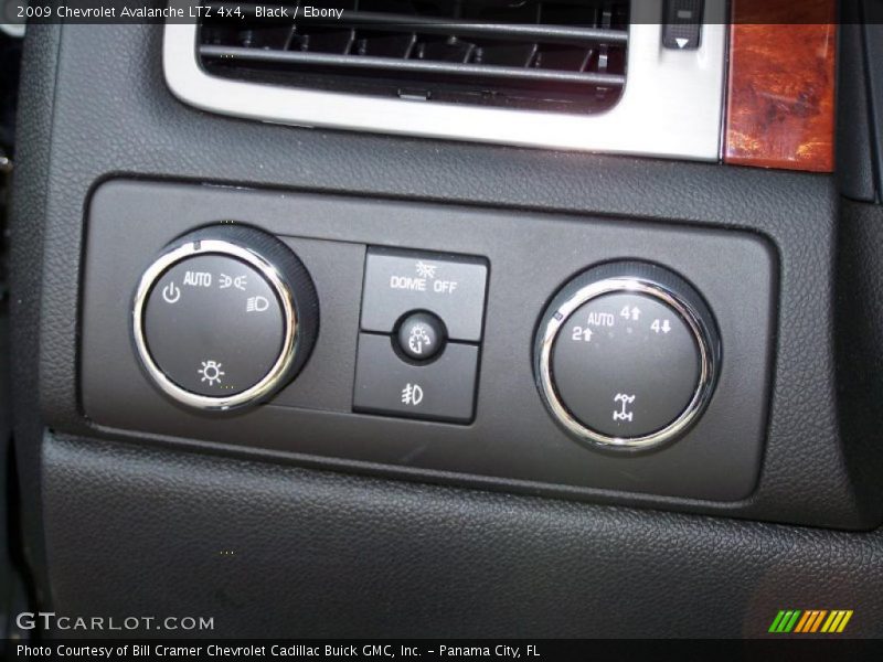 Black / Ebony 2009 Chevrolet Avalanche LTZ 4x4