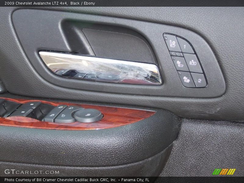 Black / Ebony 2009 Chevrolet Avalanche LTZ 4x4