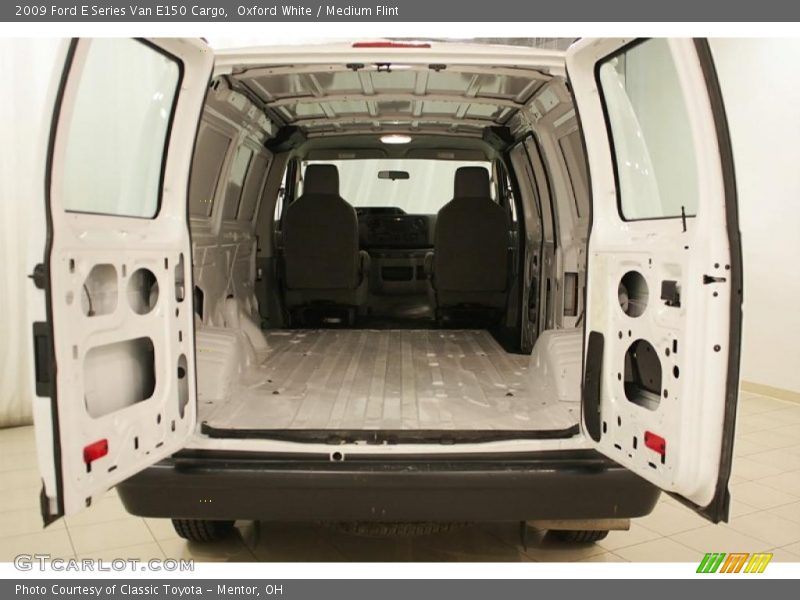 Oxford White / Medium Flint 2009 Ford E Series Van E150 Cargo