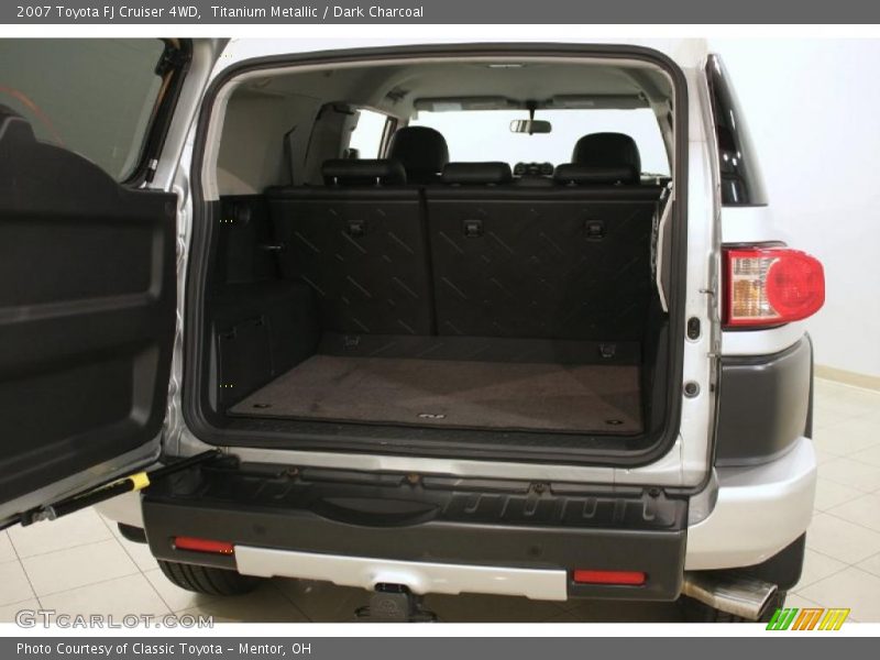 Titanium Metallic / Dark Charcoal 2007 Toyota FJ Cruiser 4WD