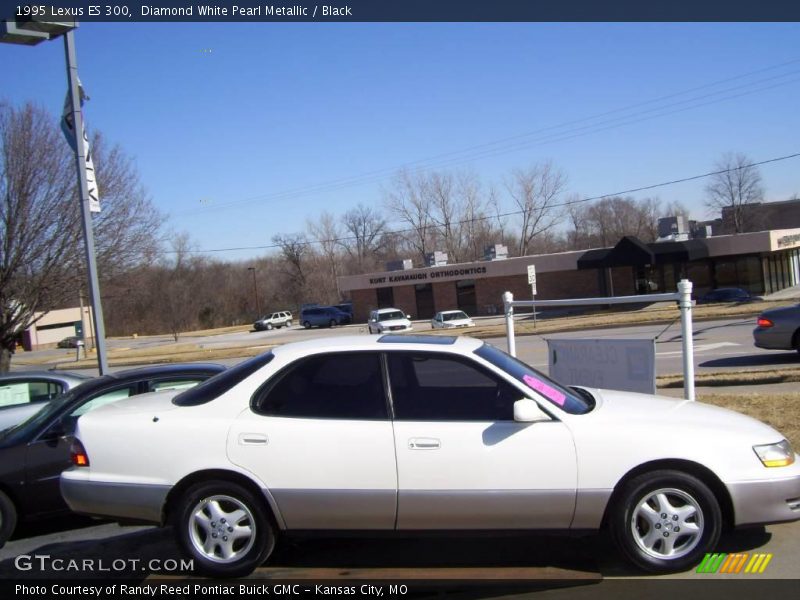 Diamond White Pearl Metallic / Black 1995 Lexus ES 300