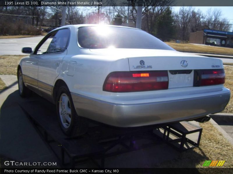 Diamond White Pearl Metallic / Black 1995 Lexus ES 300