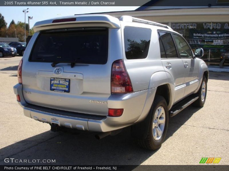 Titanium Metallic / Dark Charcoal 2005 Toyota 4Runner SR5 4x4