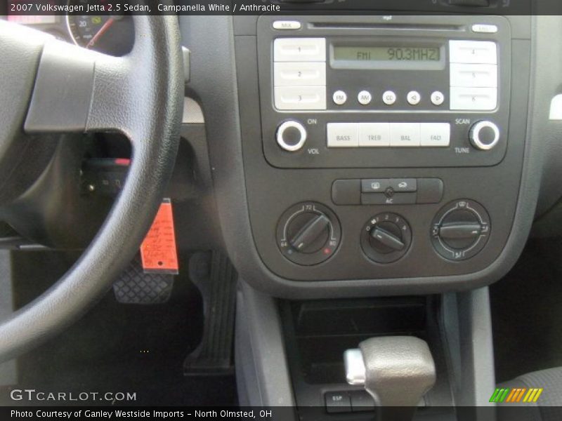 Campanella White / Anthracite 2007 Volkswagen Jetta 2.5 Sedan