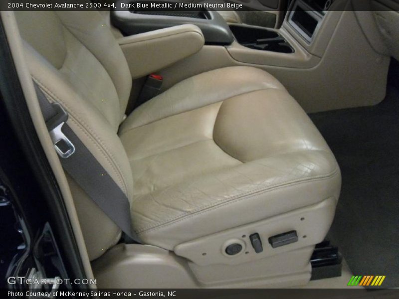 Dark Blue Metallic / Medium Neutral Beige 2004 Chevrolet Avalanche 2500 4x4