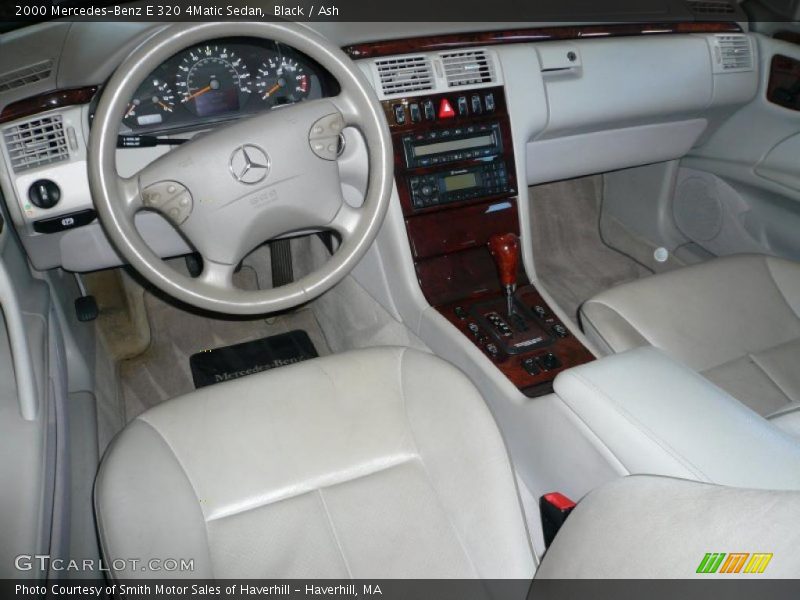 Black / Ash 2000 Mercedes-Benz E 320 4Matic Sedan