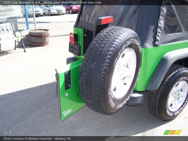 Electric Lime Green Pearl / Dark Slate Gray 2005 Jeep Wrangler X 4x4