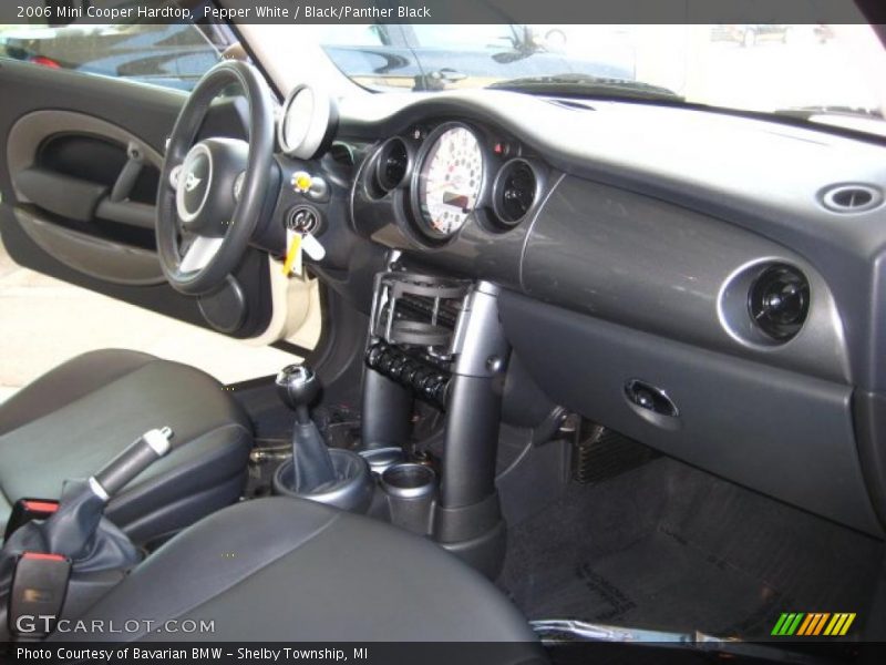 Pepper White / Black/Panther Black 2006 Mini Cooper Hardtop