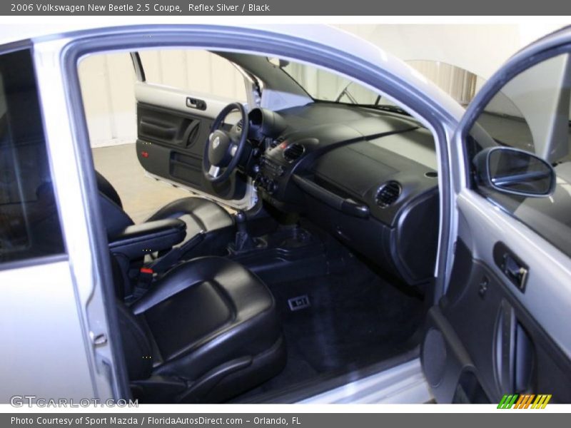 Reflex Silver / Black 2006 Volkswagen New Beetle 2.5 Coupe
