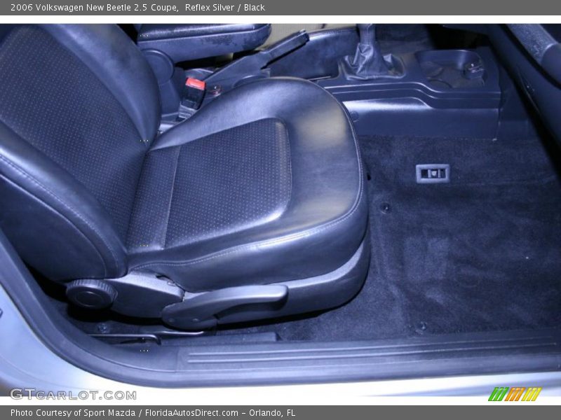 Reflex Silver / Black 2006 Volkswagen New Beetle 2.5 Coupe