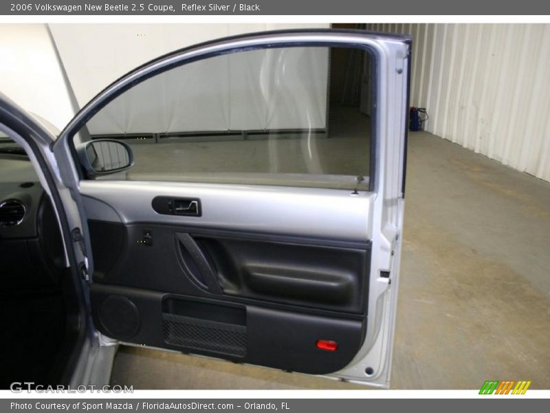 Reflex Silver / Black 2006 Volkswagen New Beetle 2.5 Coupe