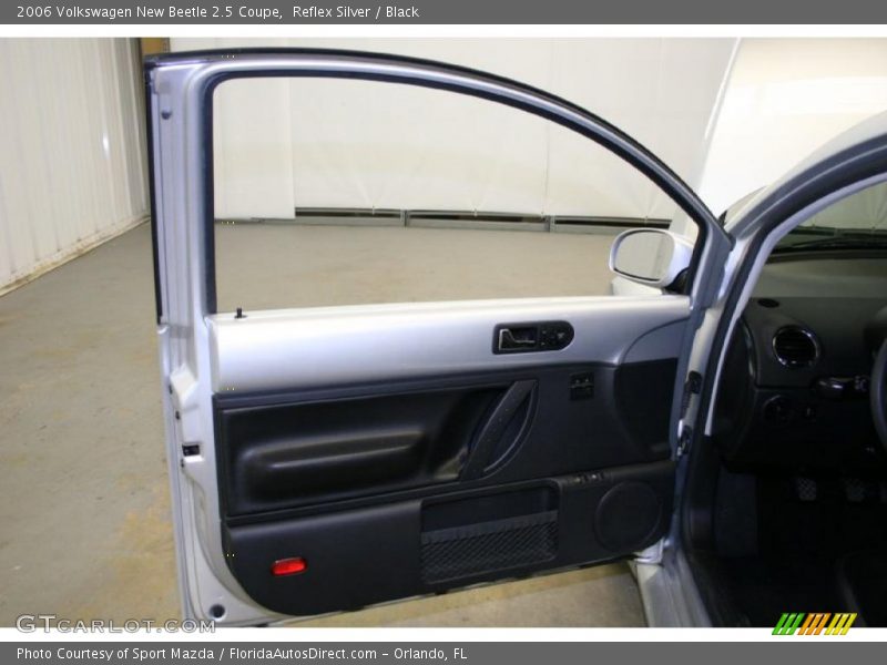 Reflex Silver / Black 2006 Volkswagen New Beetle 2.5 Coupe