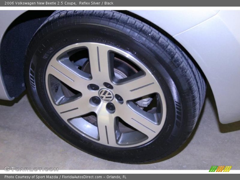 Reflex Silver / Black 2006 Volkswagen New Beetle 2.5 Coupe