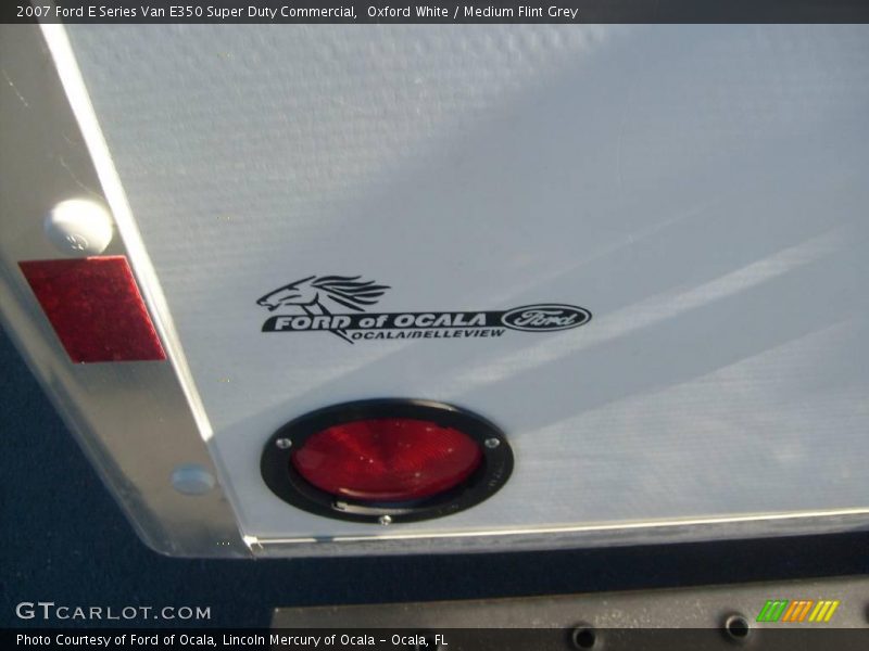 Oxford White / Medium Flint Grey 2007 Ford E Series Van E350 Super Duty Commercial