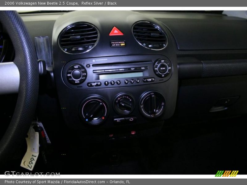 Reflex Silver / Black 2006 Volkswagen New Beetle 2.5 Coupe