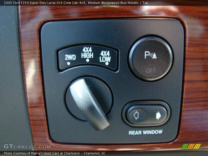 Medium Wedgewood Blue Metallic / Tan 2005 Ford F250 Super Duty Lariat FX4 Crew Cab 4x4