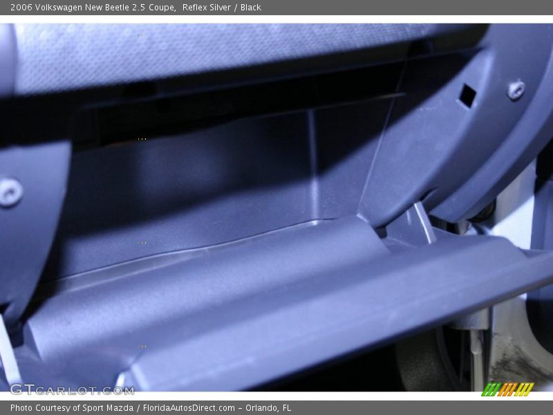 Reflex Silver / Black 2006 Volkswagen New Beetle 2.5 Coupe