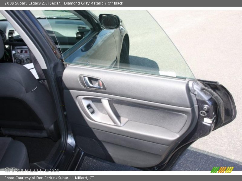 Diamond Gray Metallic / Off Black 2009 Subaru Legacy 2.5i Sedan