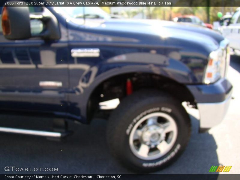 Medium Wedgewood Blue Metallic / Tan 2005 Ford F250 Super Duty Lariat FX4 Crew Cab 4x4