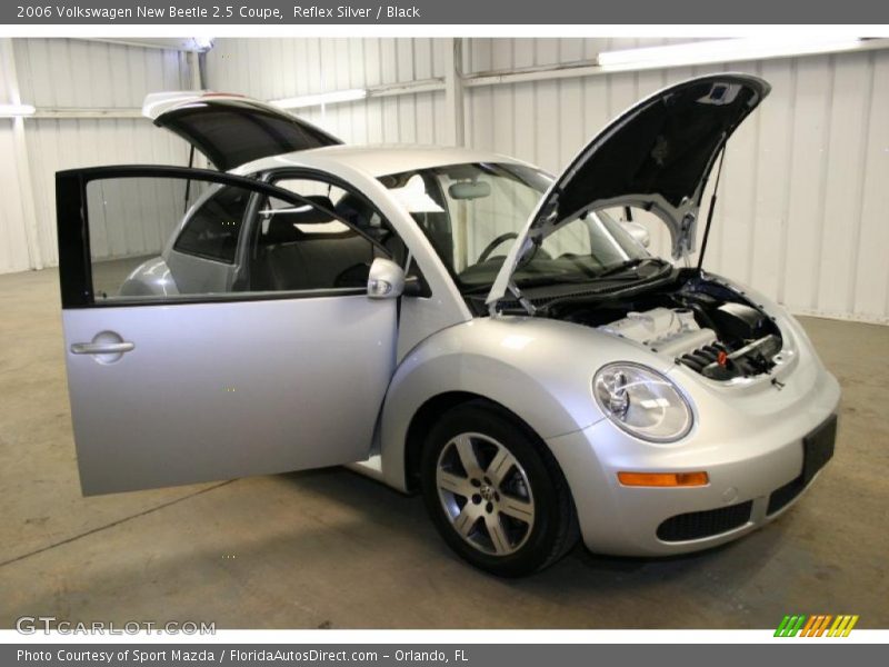 Reflex Silver / Black 2006 Volkswagen New Beetle 2.5 Coupe