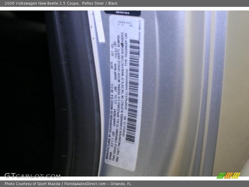 Reflex Silver / Black 2006 Volkswagen New Beetle 2.5 Coupe