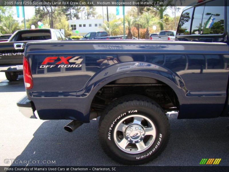 Medium Wedgewood Blue Metallic / Tan 2005 Ford F250 Super Duty Lariat FX4 Crew Cab 4x4