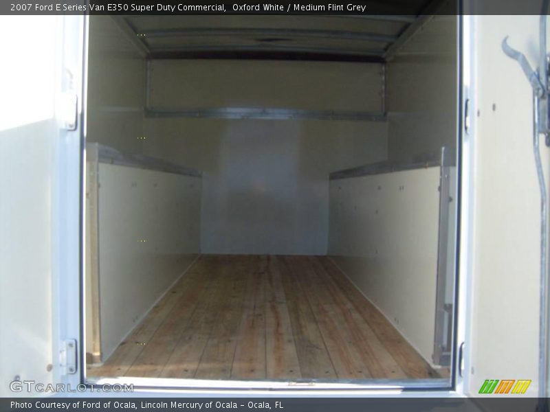 Oxford White / Medium Flint Grey 2007 Ford E Series Van E350 Super Duty Commercial