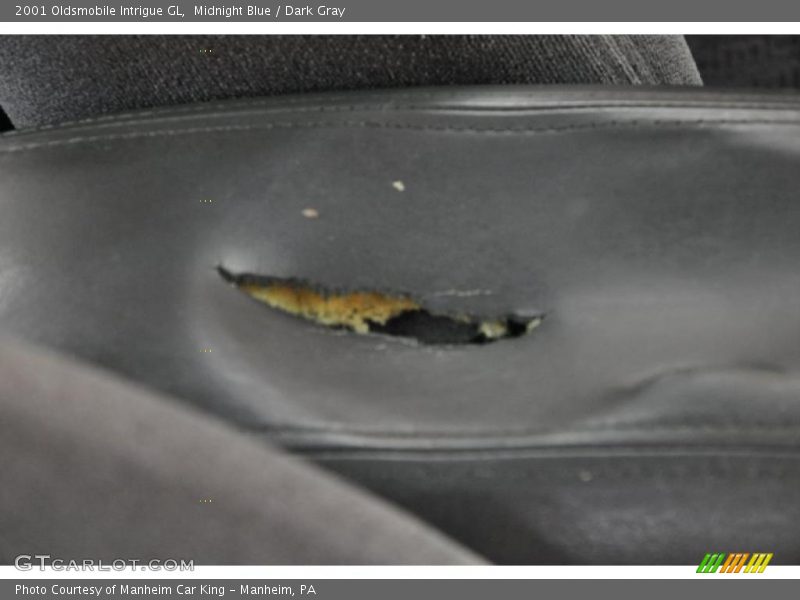 Midnight Blue / Dark Gray 2001 Oldsmobile Intrigue GL