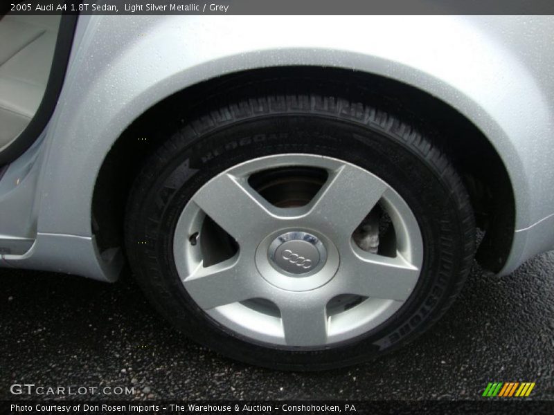 Light Silver Metallic / Grey 2005 Audi A4 1.8T Sedan