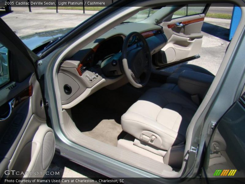 Light Platinum / Cashmere 2005 Cadillac DeVille Sedan