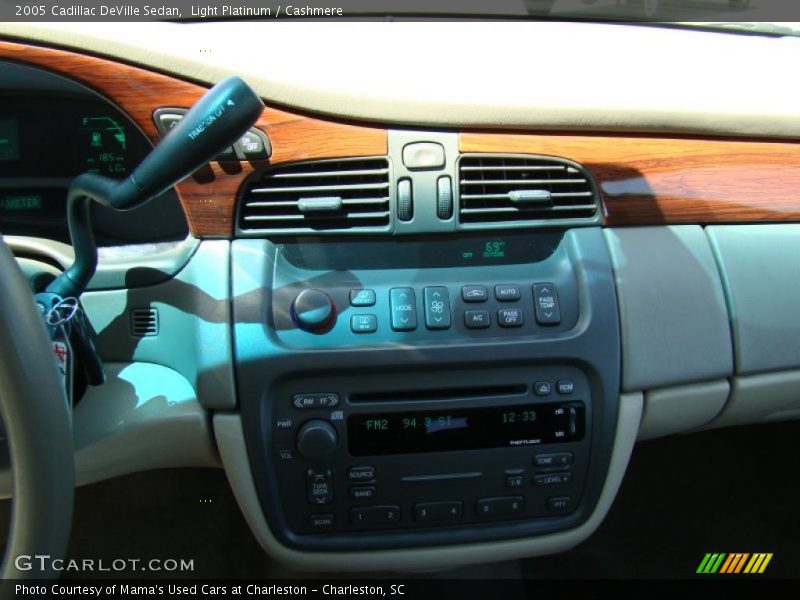 Light Platinum / Cashmere 2005 Cadillac DeVille Sedan