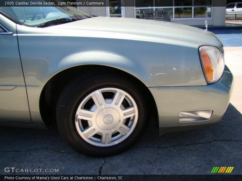 Light Platinum / Cashmere 2005 Cadillac DeVille Sedan