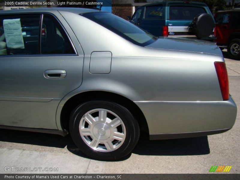 Light Platinum / Cashmere 2005 Cadillac DeVille Sedan