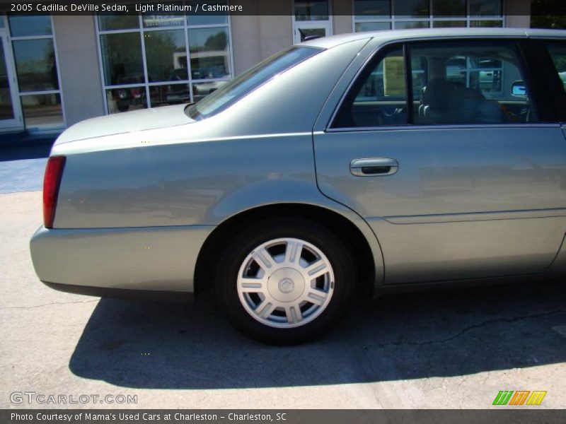 Light Platinum / Cashmere 2005 Cadillac DeVille Sedan