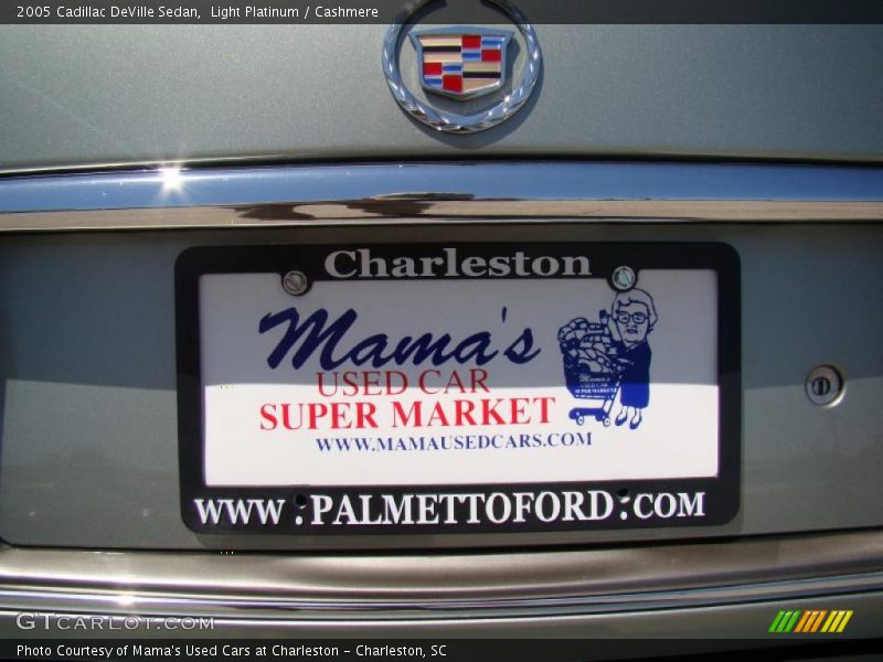 Light Platinum / Cashmere 2005 Cadillac DeVille Sedan